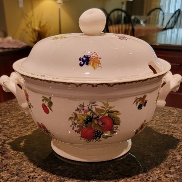San Claudio Vintage Fruit Porcelain Soup Tureen